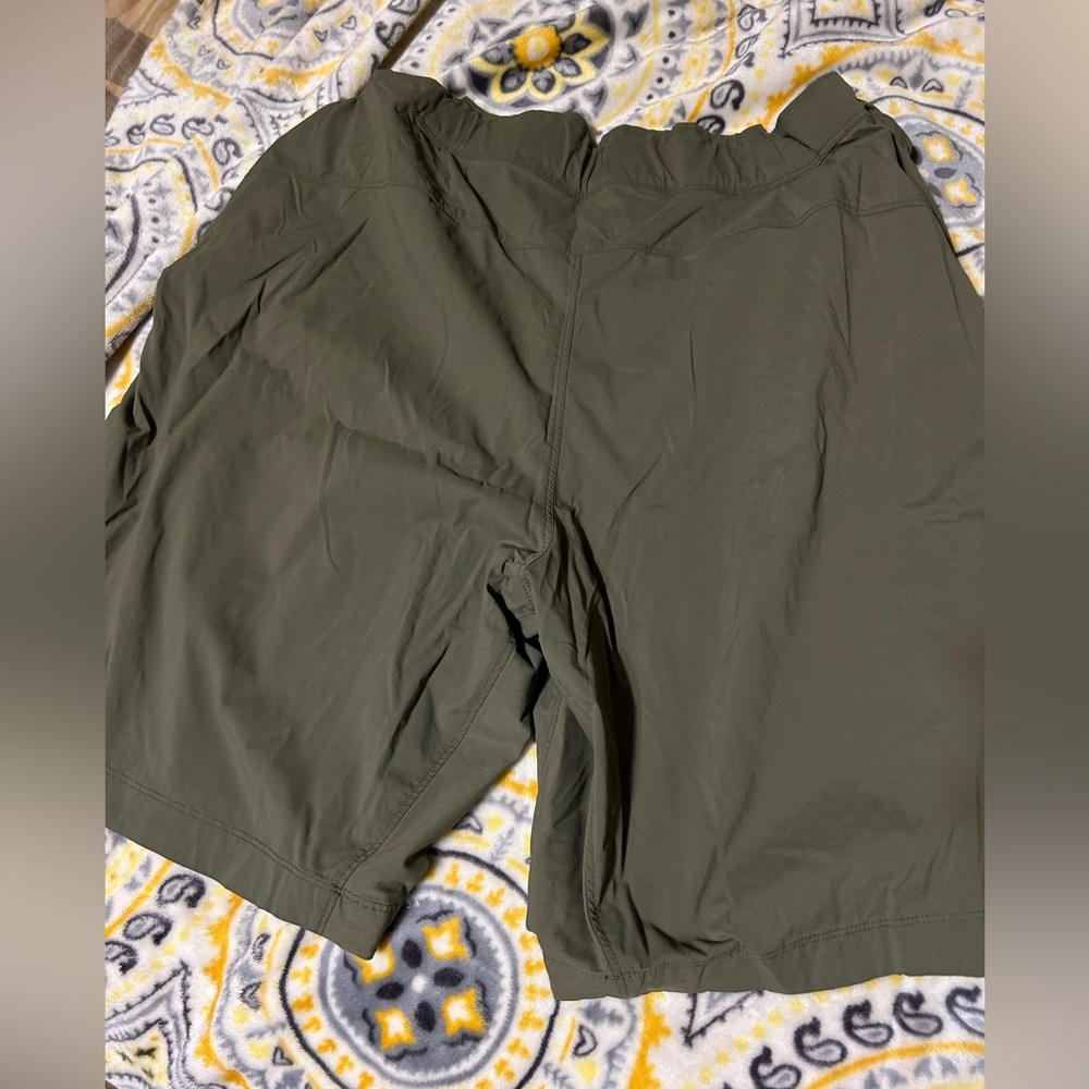 XL REI bike shorts